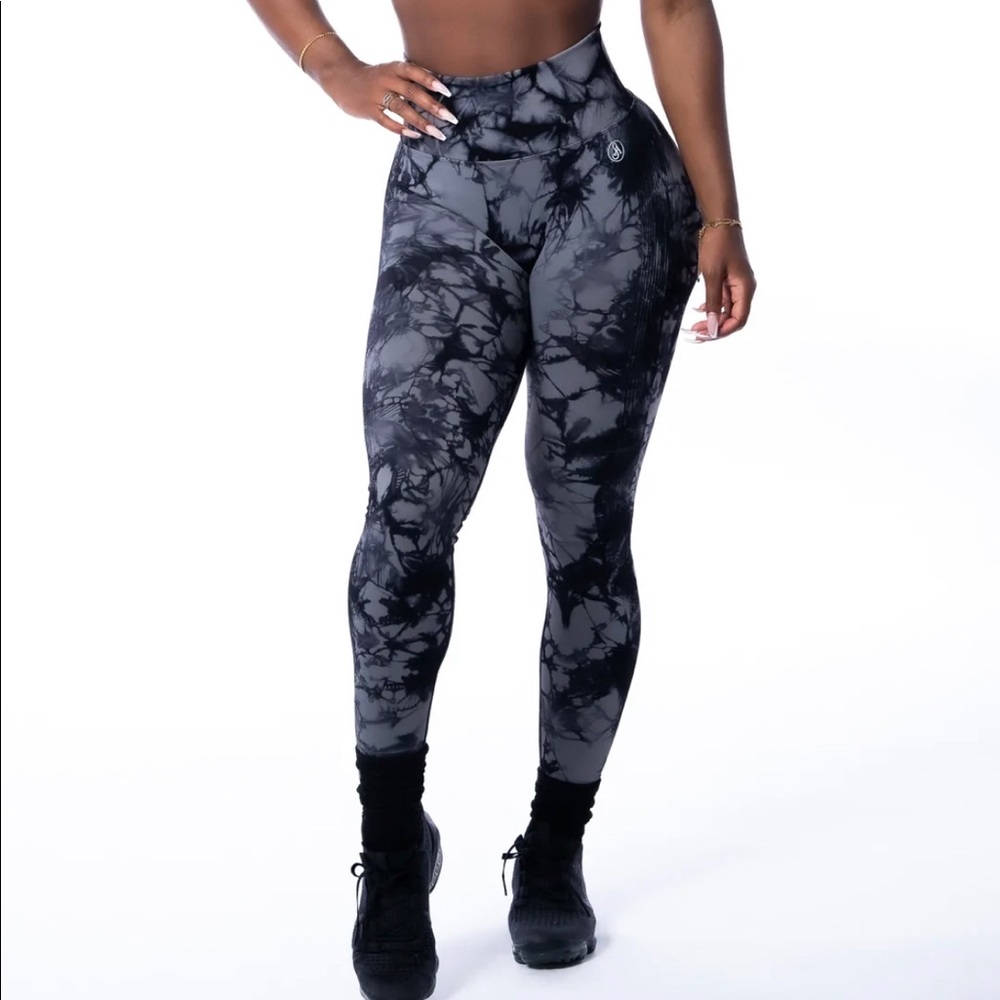 Allure the brand black tie dye leggings